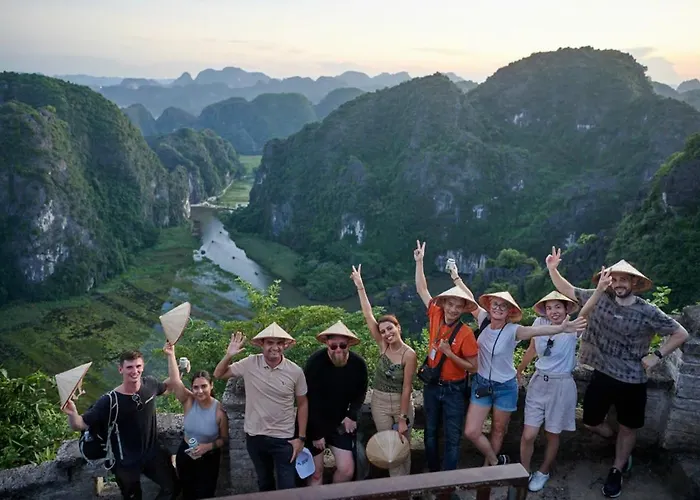 Cozy Khách sạn Hạ Long
